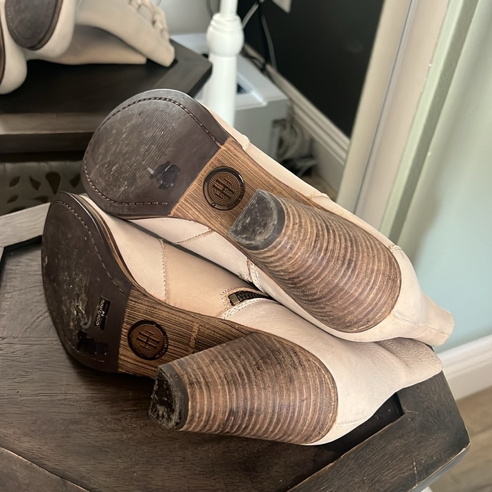 🛑 1 hour sale. Anthropologie, Holding Horses, Triad Buckled Booties, C… - Picture 6 of 11